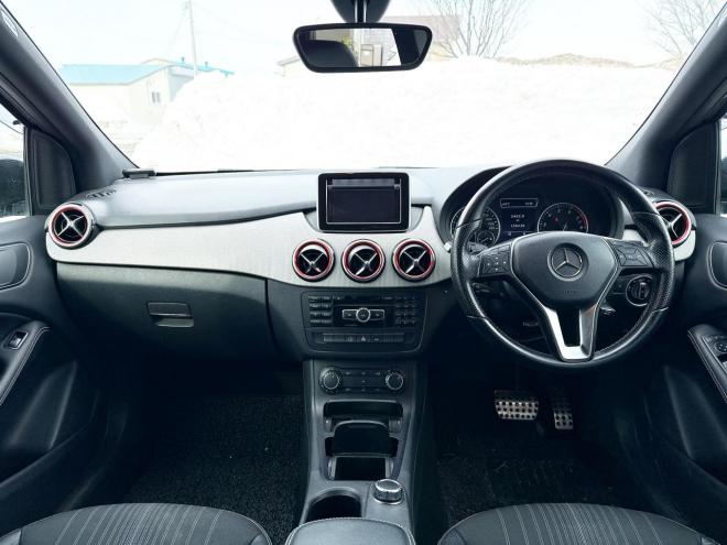 ベンツB180 ローンが不安な方＜優遇ローン＞ユーザー買取車　ターボ車　純正マルチナビ　フルセグTV　バックカメラ 1600 5Dr