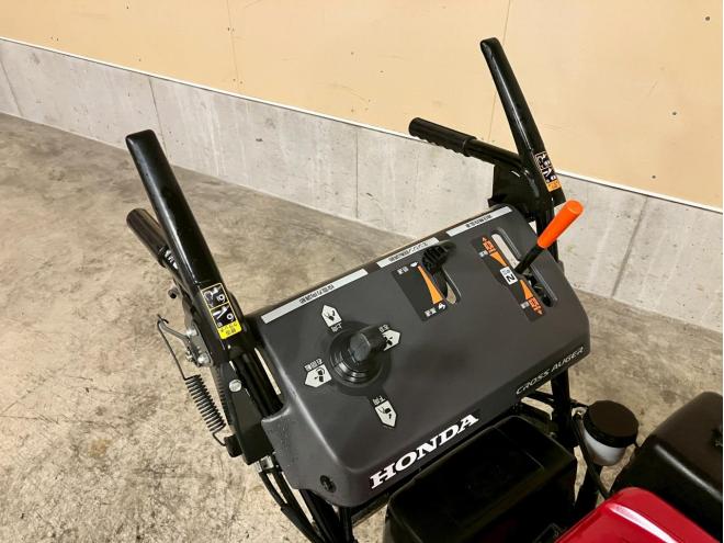 除雪機ホンダ　HSS970n（JX）クロスオーガー！10.8HR！美品！新潟店在庫に付き、お取り寄せになります！
