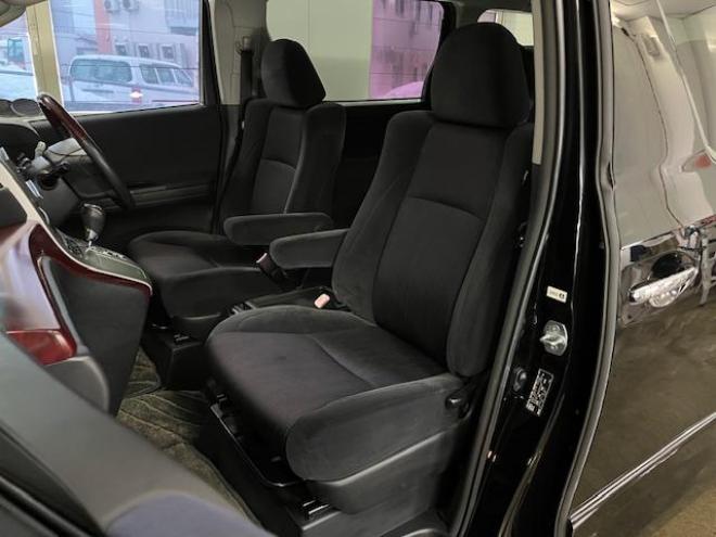 ヴェルファイア２．４Ｚ　本州仕入　寒冷地仕様　禁煙車　両側パワースライドドア　純正１８インチＡＷ　社外１６ＡＷ＋スタッドレスタイヤ付　ストラーダナビ　フルセグ地デジ　ＤＶＤ再生　Ｂｌｕｅｔｏｏｔｈオーディオ　バックカメラ 4WD 2400 5Dr