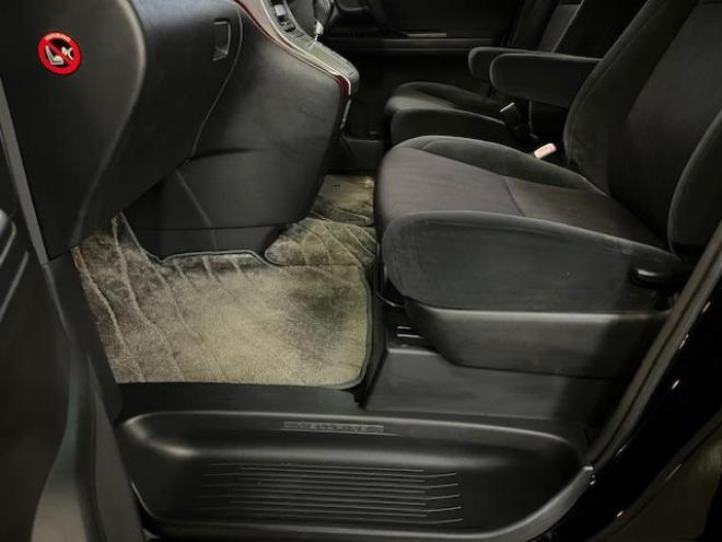 ヴェルファイア２．４Ｚ　本州仕入　寒冷地仕様　禁煙車　両側パワースライドドア　純正１８インチＡＷ　社外１６ＡＷ＋スタッドレスタイヤ付　ストラーダナビ　フルセグ地デジ　ＤＶＤ再生　Ｂｌｕｅｔｏｏｔｈオーディオ　バックカメラ 4WD 2400 5Dr