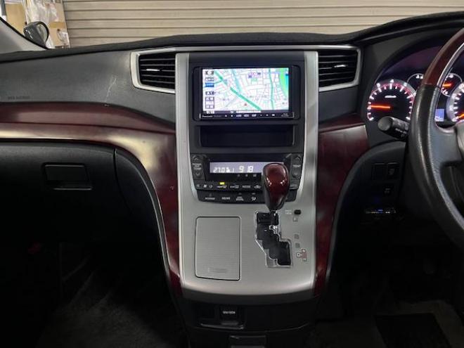 ヴェルファイア２．４Ｚ　本州仕入　寒冷地仕様　禁煙車　両側パワースライドドア　純正１８インチＡＷ　社外１６ＡＷ＋スタッドレスタイヤ付　ストラーダナビ　フルセグ地デジ　ＤＶＤ再生　Ｂｌｕｅｔｏｏｔｈオーディオ　バックカメラ 4WD 2400 5Dr