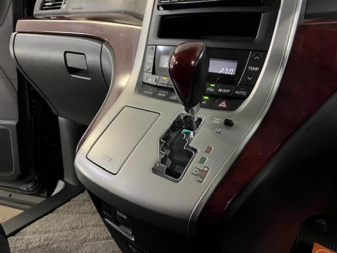 ヴェルファイア２．４Ｚ　本州仕入　寒冷地仕様　禁煙車　両側パワースライドドア　純正１８インチＡＷ　社外１６ＡＷ＋スタッドレスタイヤ付　ストラーダナビ　フルセグ地デジ　ＤＶＤ再生　Ｂｌｕｅｔｏｏｔｈオーディオ　バックカメラ 4WD 2400 5Dr