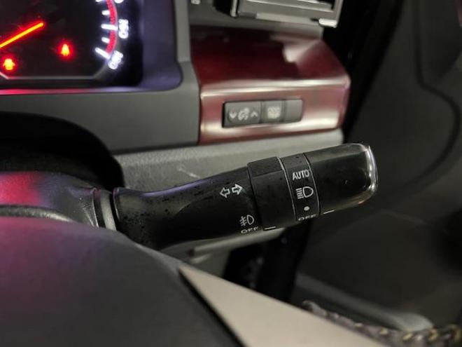 ヴェルファイア２．４Ｚ　本州仕入　寒冷地仕様　禁煙車　両側パワースライドドア　純正１８インチＡＷ　社外１６ＡＷ＋スタッドレスタイヤ付　ストラーダナビ　フルセグ地デジ　ＤＶＤ再生　Ｂｌｕｅｔｏｏｔｈオーディオ　バックカメラ 4WD 2400 5Dr