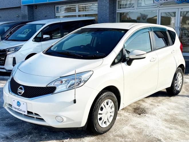 ノート1.2X FOUR 4WD ローンが不安な方＜優遇ローン＞本州仕入 寒冷地仕様 純正SDナビ　フルセグTV　衝突軽減ブレーキシステム スマートキー　バックカメラ 4WD 1200 5Dr