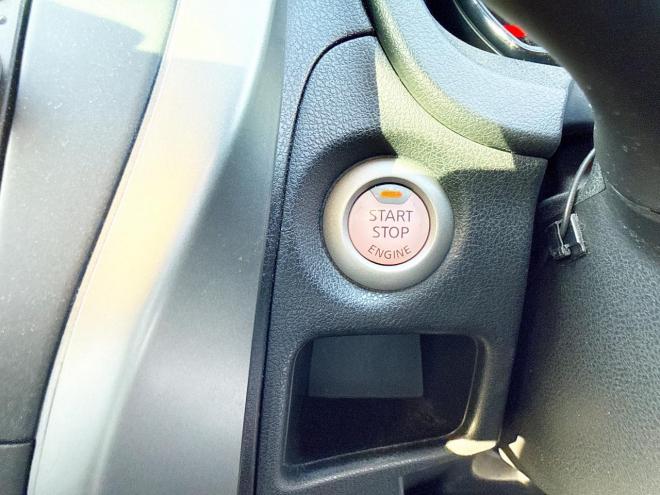 ノート1.2X FOUR 4WD ローンが不安な方＜優遇ローン＞本州仕入 寒冷地仕様 純正SDナビ　フルセグTV　衝突軽減ブレーキシステム スマートキー　バックカメラ 4WD 1200 5Dr