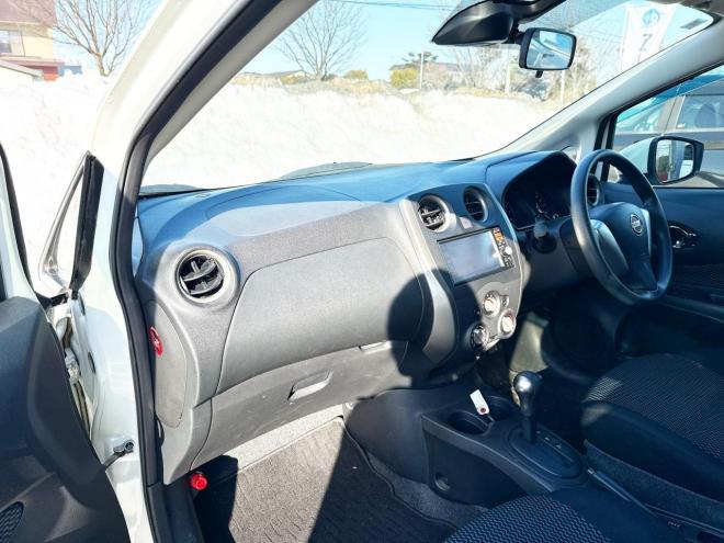 ノート1.2X FOUR 4WD ローンが不安な方＜優遇ローン＞本州仕入 寒冷地仕様 純正SDナビ　フルセグTV　衝突軽減ブレーキシステム スマートキー　バックカメラ 4WD 1200 5Dr