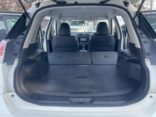 エクストレイル2.0 20S 2列車 4WD　ETC　パワステ　パワーウィンドウ　ABS　アイドリングストップ　エアコン　ナビ　キーレスエントリー　寒冷地仕様 2000