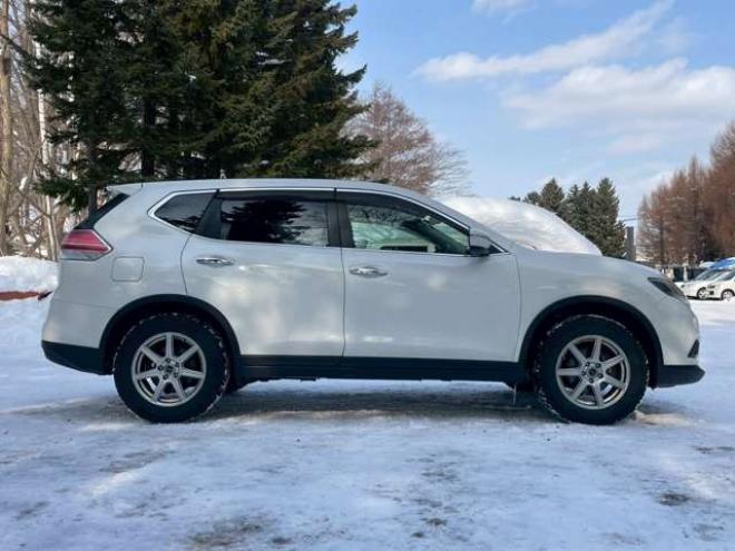 エクストレイル2.0 20S 2列車 4WD　ETC　パワステ　パワーウィンドウ　ABS　アイドリングストップ　エアコン　ナビ　キーレスエントリー　寒冷地仕様 2000