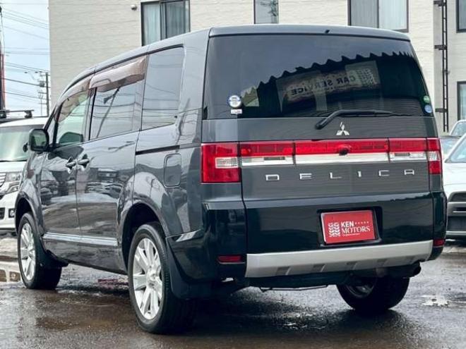 デリカD：5 2.4 G パワーパッケージ 4WD　ETC　アルパインBIGナビ　バックカメラ　両側電動スライドドア　パワステ　パワーウィンドウ　純正アルミ　クルーズコントロール　エアコン　キーレスエントリー　横滑り防止装置　盗難防止装置　3列シート 2400