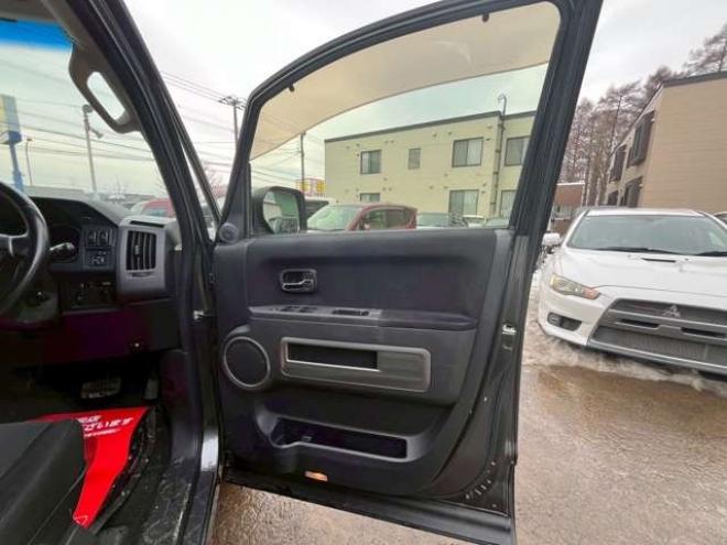 デリカD：5 2.4 G パワーパッケージ 4WD　ETC　アルパインBIGナビ　バックカメラ　両側電動スライドドア　パワステ　パワーウィンドウ　純正アルミ　クルーズコントロール　エアコン　キーレスエントリー　横滑り防止装置　盗難防止装置　3列シート 2400