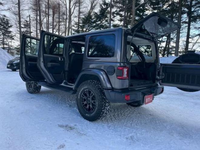 ラングラーアンリミテッド サハラ 3.6L 4WD　エアコン　クルーズコントロール　パワステ　パワーウィンドウ　フロントカメラ　サイドカメラ　バックカメラ　キーレスエントリー　アルミホイール　ABS　横滑り防止装置　盗難防止装置　フルセグTV 正規輸入車 3600