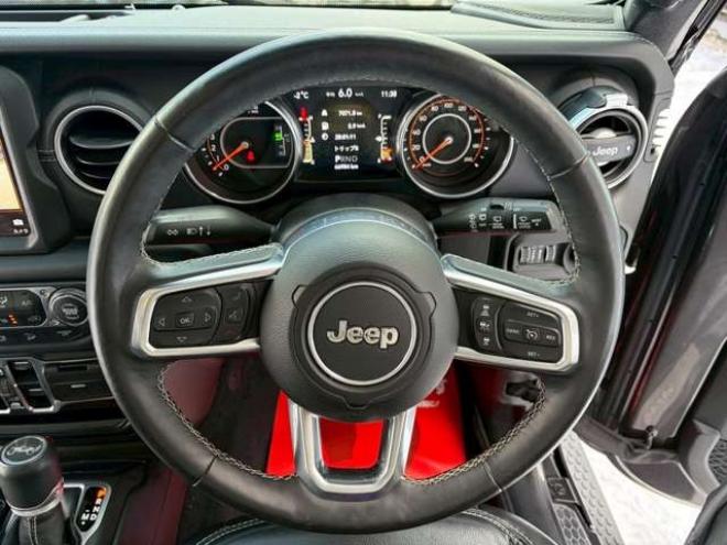 ラングラーアンリミテッド サハラ 3.6L 4WD　エアコン　クルーズコントロール　パワステ　パワーウィンドウ　フロントカメラ　サイドカメラ　バックカメラ　キーレスエントリー　アルミホイール　ABS　横滑り防止装置　盗難防止装置　フルセグTV 正規輸入車 3600