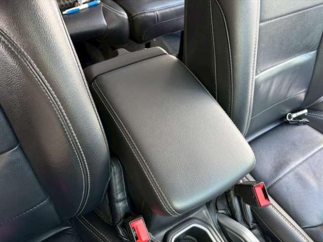 ラングラーアンリミテッド サハラ 3.6L 4WD　エアコン　クルーズコントロール　パワステ　パワーウィンドウ　フロントカメラ　サイドカメラ　バックカメラ　キーレスエントリー　アルミホイール　ABS　横滑り防止装置　盗難防止装置　フルセグTV 正規輸入車 3600