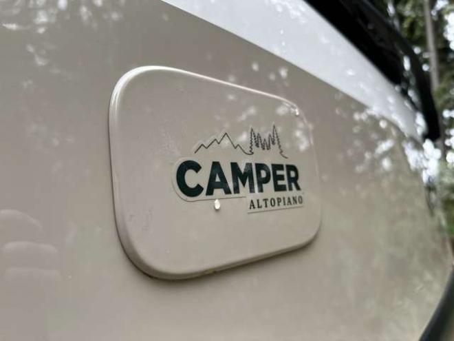 タウンエースバン1.5 GL 4WD　アルトピアーノ　ベージュツートン全塗装済　ベッドキット　セカンドバッテリー　ETC　フルセグTVナビ　バックカメラ　アイドリングストップ　ABS　レーンキープアシスト　盗難防止装置　パワステ　パワーウィンドウ 1500