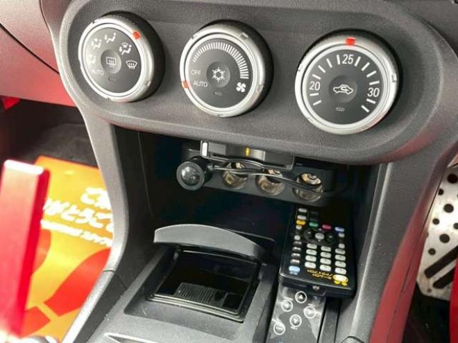 ランサーエボリューション 2.0 GSR X 4WD　ブリッツ車高調　社外マフラー(カキモト)　ローダウン　ETC　ABS　横滑り防止装置　盗難防止装置　エアコン　パワーウィンドウ　パワステ　キーレスエントリー　純正ナビ　社外アルミ 2000