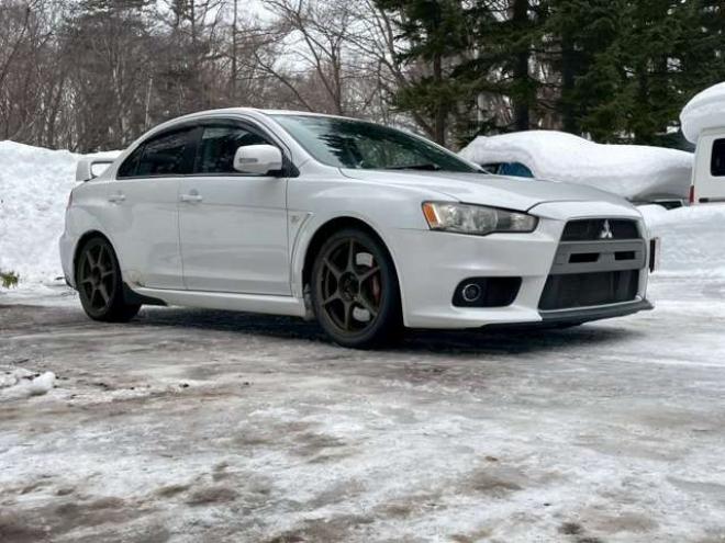 ランサーエボリューション 2.0 GSR X 4WD　ブリッツ車高調　社外マフラー(カキモト)　ローダウン　ETC　ABS　横滑り防止装置　盗難防止装置　エアコン　パワーウィンドウ　パワステ　キーレスエントリー　純正ナビ　社外アルミ 2000