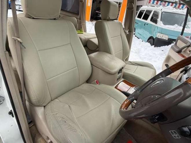 ランドクルーザー100 4.2 VXリミテッド Gセレクション ディーゼルターボ 4WD　ETC　パワステ　電動シート　クルーズコントロール　ABS　シートヒーター　パワーウィンドウ　キーレス　サンルーフ　アルミホイール 4200