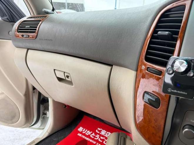 ランドクルーザー100 4.2 VXリミテッド Gセレクション ディーゼルターボ 4WD　ETC　パワステ　電動シート　クルーズコントロール　ABS　シートヒーター　パワーウィンドウ　キーレス　サンルーフ　アルミホイール 4200