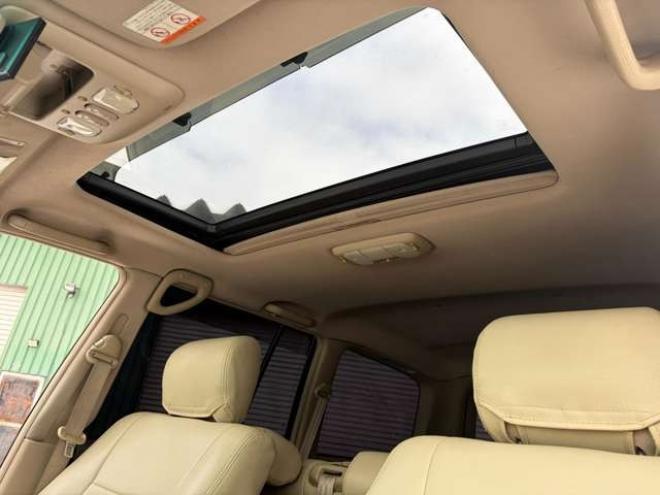 ランドクルーザー100 4.2 VXリミテッド Gセレクション ディーゼルターボ 4WD　ETC　パワステ　電動シート　クルーズコントロール　ABS　シートヒーター　パワーウィンドウ　キーレス　サンルーフ　アルミホイール 4200