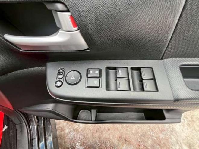 ステップワゴン2.0 スパーダ Z クールスピリット 4WD　純正地デジナビ　エンジンスターター　クルーズコントロール　フリップダウン　ABS　パワステ　パワーウィンドウ　キーレスエントリー　スマートキー　3列シート　両側電動スライドドア　社外アルミ 2000