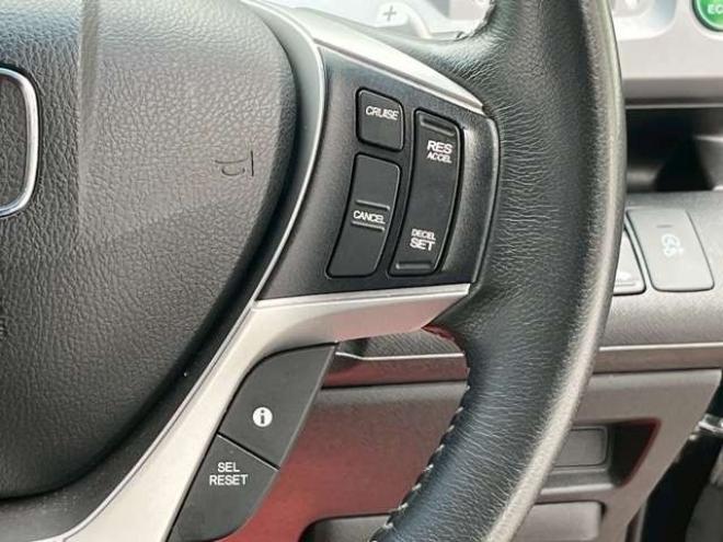 ステップワゴン2.0 スパーダ Z クールスピリット 4WD　純正地デジナビ　エンジンスターター　クルーズコントロール　フリップダウン　ABS　パワステ　パワーウィンドウ　キーレスエントリー　スマートキー　3列シート　両側電動スライドドア　社外アルミ 2000