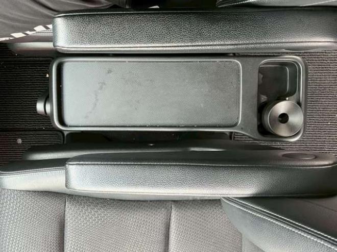 ステップワゴン2.0 スパーダ Z クールスピリット 4WD　純正地デジナビ　エンジンスターター　クルーズコントロール　フリップダウン　ABS　パワステ　パワーウィンドウ　キーレスエントリー　スマートキー　3列シート　両側電動スライドドア　社外アルミ 2000