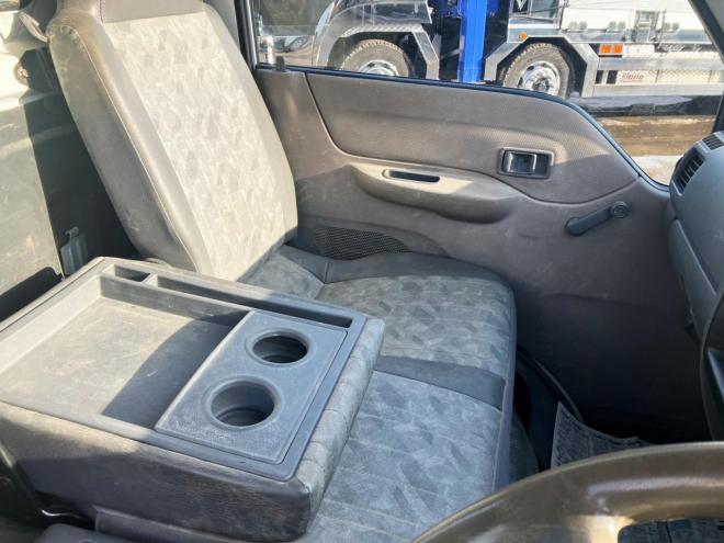 ボンゴトラック中古　ダンプ　4WD