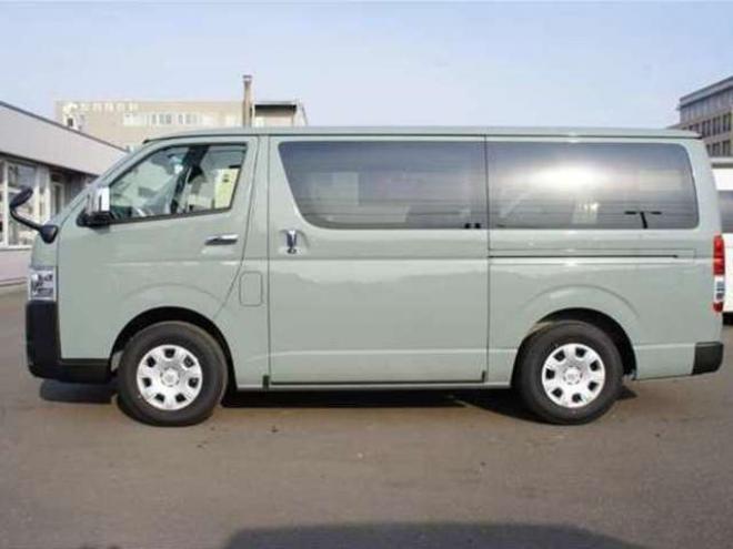 ハイエースバン2.8 スーパーGL ロング ディーゼルターボ 4WD　アースカラーPKG　登録済未使用車　アーバンカーキ　　両側パワースライドドア　デジタルインナーミラー　全方位カメラ　バックカメラ　寒冷地仕様　LEDヘッドライト　415コブラフラットベッドキット 登録済未使用車 2800