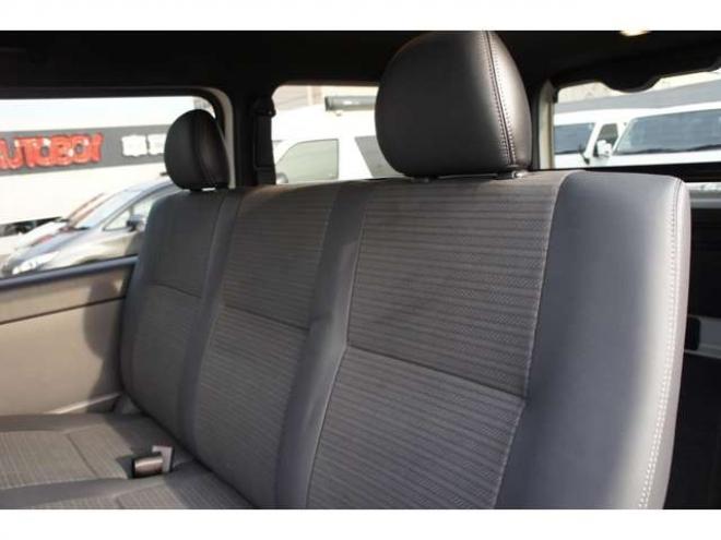 ハイエースバン2.8 スーパーGL ダークプライム S ロングボディ ディーゼルターボ 4WD　ダークプライムS　登録済未使用車　4WD　両側パワースライドドア　デジタルインナーミラー　全方位カメラ　バックカメラ　寒冷地仕様　プッシュスタート　スマートキー　415COBRAフラットベッドキット 登録済未使用車 2800