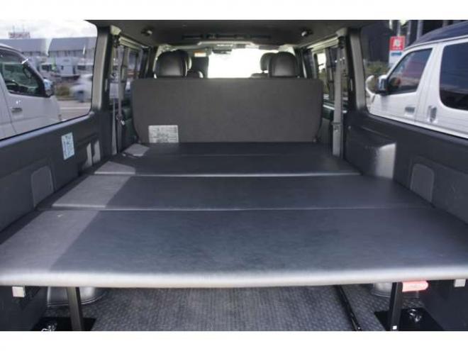 ハイエースバン2.8 スーパーGL ダークプライムII ロングボディ ディーゼルターボ 4WD　ESSEXカスタム　FリップスポイラーVer.4　サイドライナー　クワトロリアバンパー　プログレスIバッドパネル　17インチELホイール　ヨコハマPARADA　415COBRAフラットキット 2800