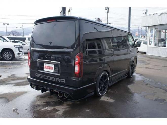 レジアスエース2.8 スーパーGL ダークプライム ロングボディ ディーゼルターボ 4WD　415COBRAオフィシャルコンプリート　ファントムヘッドライトシステム&新作HP-6　18インチホイール&フェイスリフトキット&フルエアロ&フローティングリップ&ローフォルムフェンダー　玄武2インチダウンブロック 2800