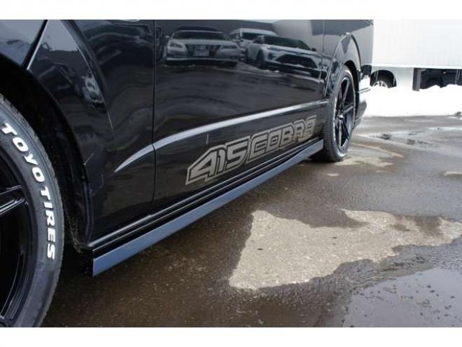 レジアスエース2.8 スーパーGL ダークプライム ロングボディ ディーゼルターボ 4WD　415COBRAオフィシャルコンプリート　ファントムヘッドライトシステム&新作HP-6　18インチホイール&フェイスリフトキット&フルエアロ&フローティングリップ&ローフォルムフェンダー　玄武2インチダウンブロック 2800