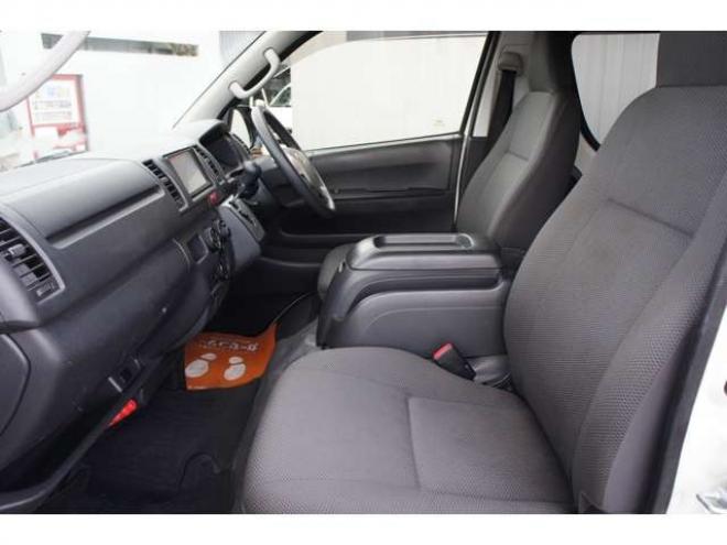 ハイエースバン2.8 DX ロング ディーゼルターボ 4WD　フロントシートセパレート仕様変更済　　　センターコンソール付　415COBRA丸目ライトキット&バッドラッカー16インチAW　415SAFARIフロントスポイラー　TOYOオープンカントリーR/T　電動格納ドアミラー 2800