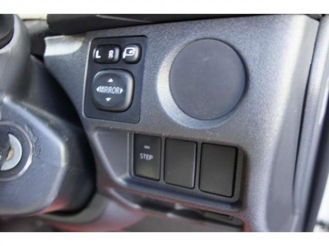 レジアスエース2.7 ウェルキャブ Bタイプ スーパーロング 4WD　ワンオーナー　純正メモリーナビTV　Bカメラ　車いす移動車　車いす2基固定装置付き　9人乗り　リア電動リフト　寒冷地仕様 福祉車両 2700