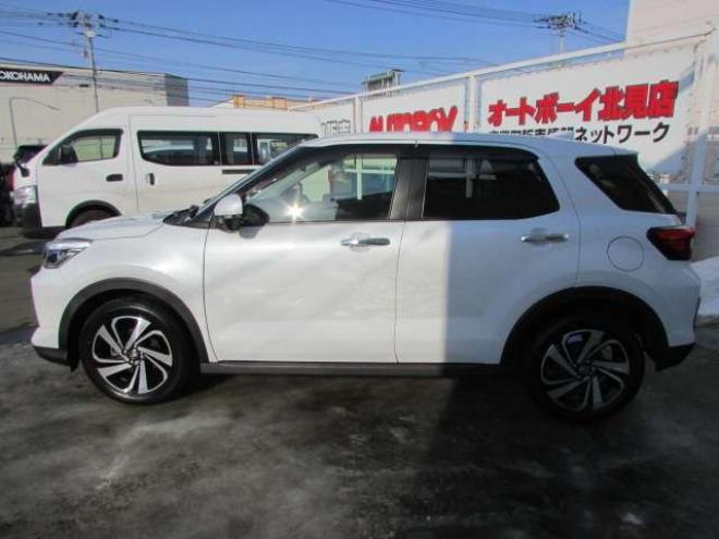 ライズ1.0 Z 4WD　プリクラッシュセーフティー/アイドリングストップ/純正エンジンスターター/純正ナビ/フルセグTV/アラウンドビュー/シートヒーター/ETC 1000