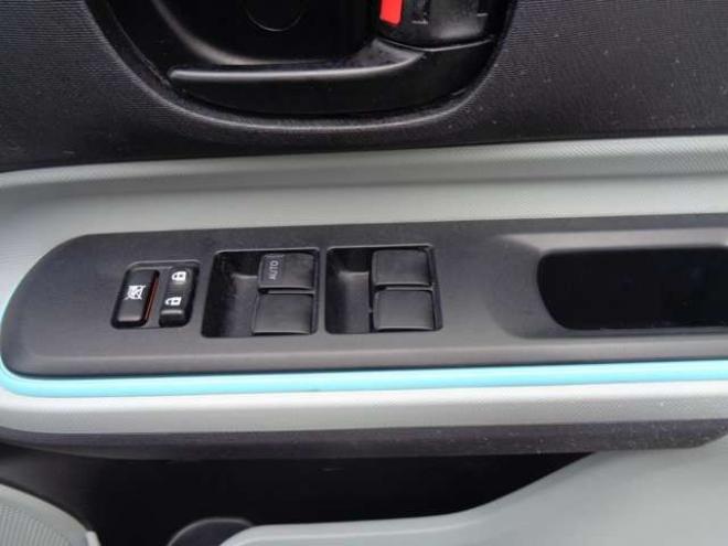 アクア1.5 S　キーフリー　純正ナビ　ワンセグ　ハイブリッド 2WD 1500