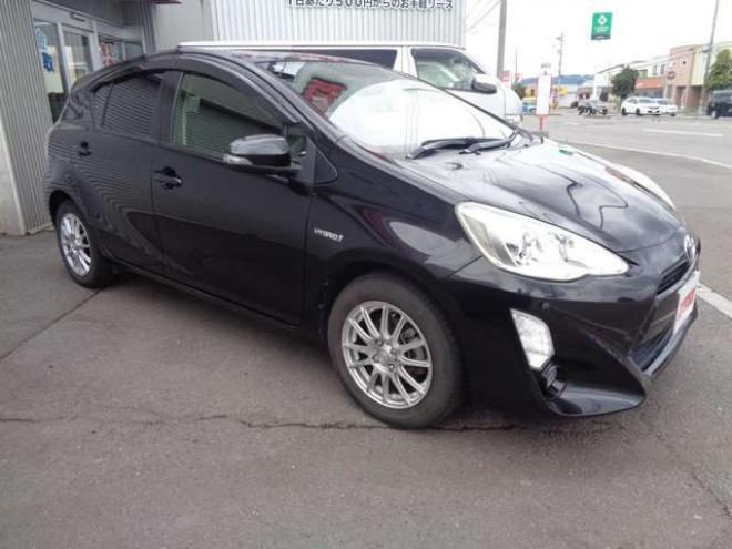 アクア1.5 S　純正ナビ　バックカメラ　スマートキー　車検令和8年8月 2WD 1500