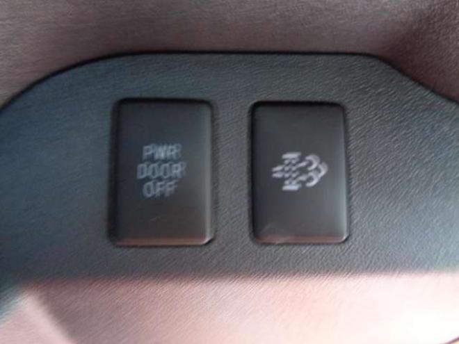 レジアスエース2.8 スーパーGL ダークプライムII ロングボディ ディーゼルターボ 4WD　415COBRA　S-6ボンネット&クリーンルック3Fリップ&ステージ2ルーフスポイラー&バッドラッカーSD-6　17インチAW　ヨコハマPARADA215/60R17　両側パワースライドドア　ETC　社外コンソールBOX　ベットキット 2800