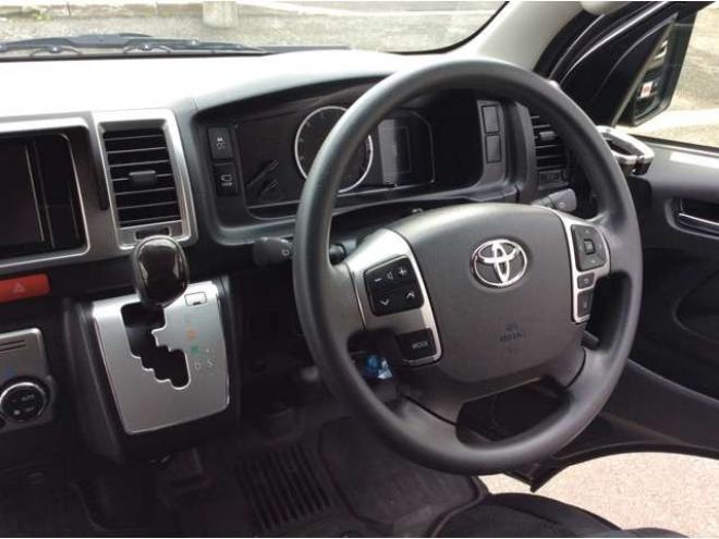 ハイエースバン2.8 スーパーGL ロング ディーゼルターボ 4WD　リアヒーター&クーラー　プッシュスタート　スマキー　ステアリングスイッチ　オートハイビーム　パノラミックビューモニター　純正ナビ　フルセグTV　ドラレコ　ETC　インナーミラー　横滑り防止　フロントフォグ 2800