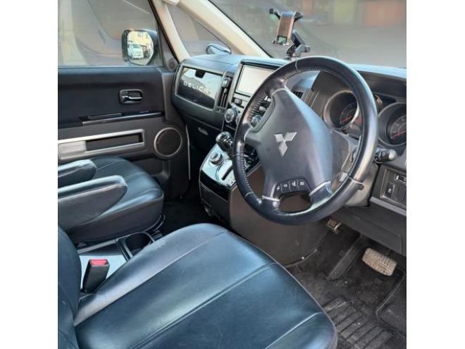 デリカD:5 Dパワーパッケージ  クリーンディーゼル 本州車寒冷地仕様 ナビTVバックカメラ 8人乗 レザーシート パドルシフト 両側パワースライドドア 夏18インチアルミタイヤ 冬17インチアルミタイヤ 車検取り立て 即乗りok! 保証付 4WD 2200 5Dr