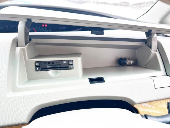 エスティマ2.4アエラスGエディション 4WD　ローンが不安な方＜優遇ローン＞寒冷地仕様　両側パワースライドドア　後席モニター　純正ナビ 4WD