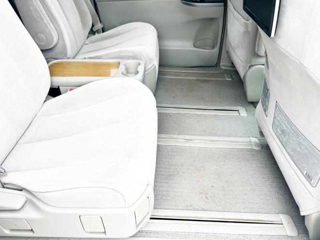 エスティマ2.4アエラスGエディション 4WD　ローンが不安な方＜優遇ローン＞寒冷地仕様　両側パワースライドドア　後席モニター　純正ナビ 4WD