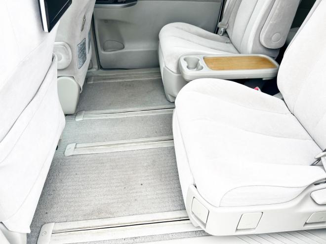 エスティマ2.4アエラスGエディション 4WD　ローンが不安な方＜優遇ローン＞寒冷地仕様　両側パワースライドドア　後席モニター　純正ナビ 4WD