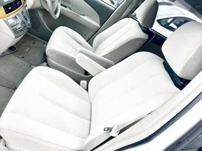 エスティマ2.4アエラスGエディション 4WD　ローンが不安な方＜優遇ローン＞寒冷地仕様　両側パワースライドドア　後席モニター　純正ナビ 4WD