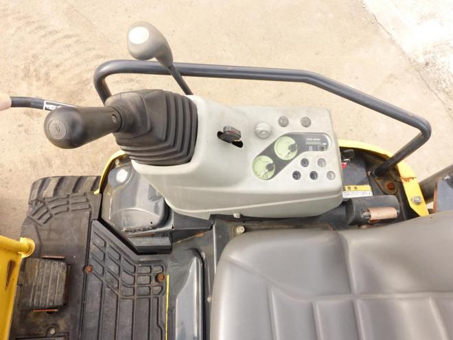 バックホーヤンマー　VIO17　バケット容量0.06m3