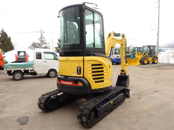 バックホーヤンマー　VIO25-6　バケット容量0.08m3