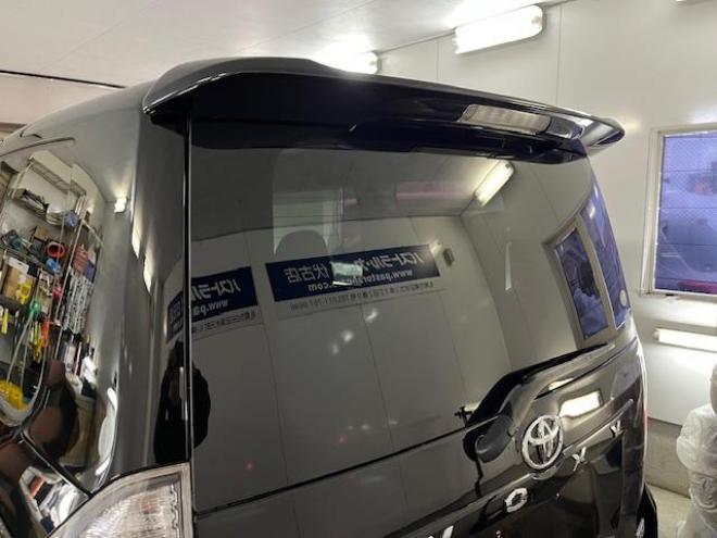 ヴォクシーＺＳ　本州仕入　禁煙車　両側パワースライドドア　純正１６インチＡＷ　社外１５ＡＷ＋スタッドレスタイヤ付　純正ＨＤＤナビ　フルセグ地デジ　/ＤＶＤ再生　Ｂｌｕｅｔｏｏｔｈオーディオ　バックカメラ　テレビキット付 4WD 2000 5Dr