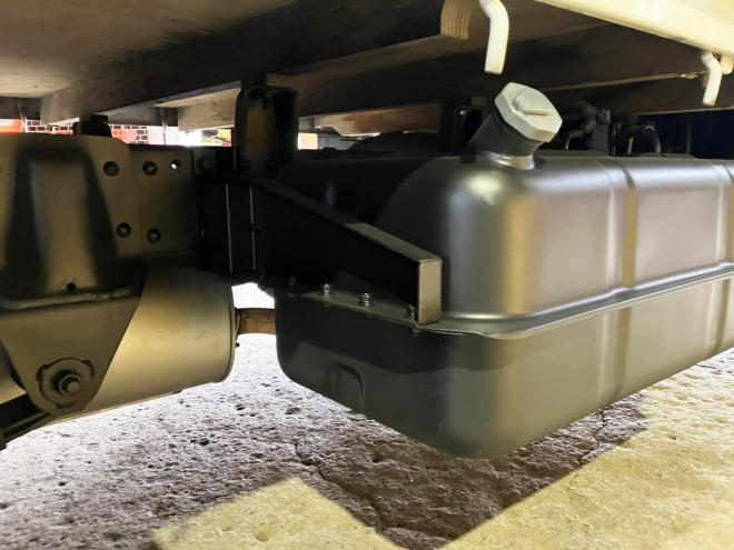 キャンター中古　4WD