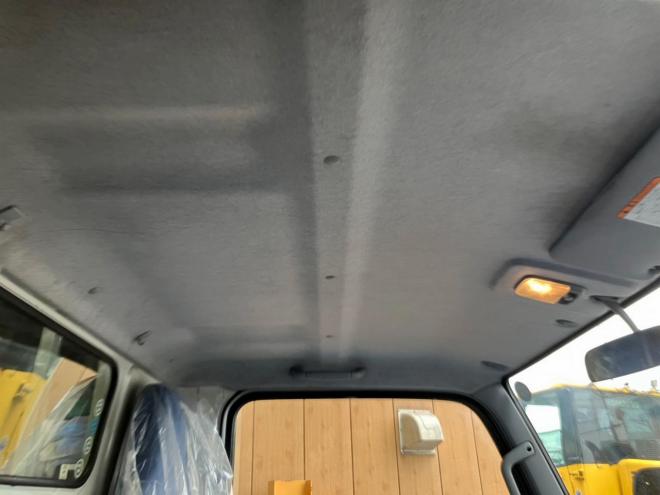 キャンター中古　4WD