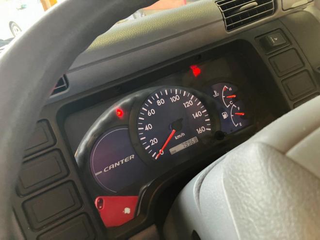 キャンター中古　4WD